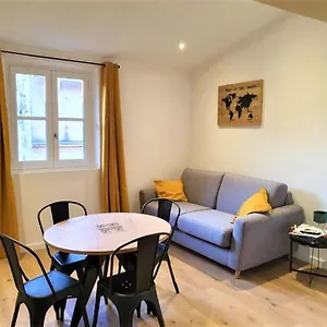 Duplex Lumineux Dans Le Centre D'arles Arles